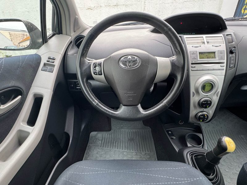 TOYOTA YARIS 1.3 VVT-I 87CV/GARANTIE 12MOIS/ EMBRAYAGE NEUF  2007