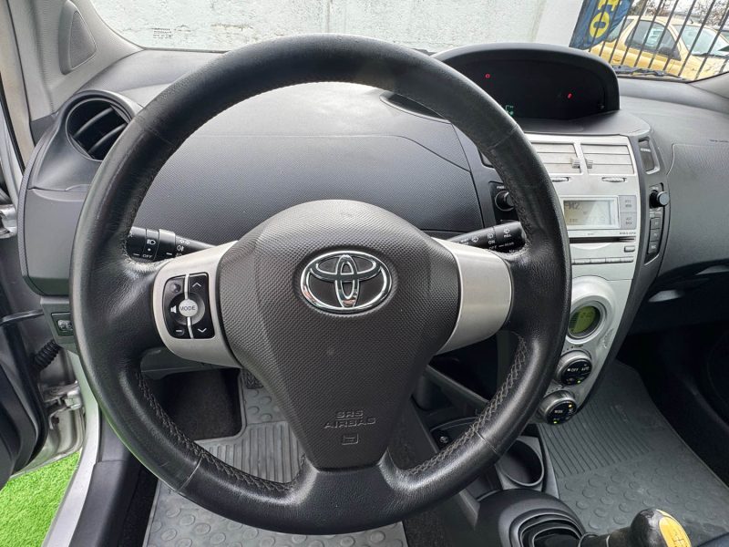 TOYOTA YARIS 1.3 VVT-I 87CV/GARANTIE 12MOIS/ EMBRAYAGE NEUF  2007