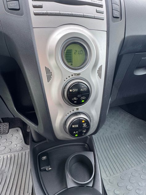 TOYOTA YARIS 1.3 VVT-I 87CV/GARANTIE 12MOIS/ EMBRAYAGE NEUF  2007