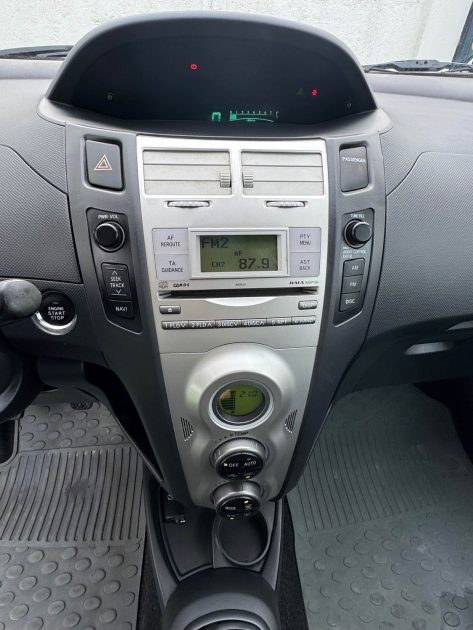 TOYOTA YARIS 1.3 VVT-I 87CV/GARANTIE 12MOIS/ EMBRAYAGE NEUF  2007