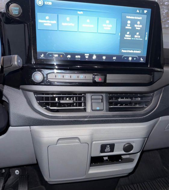 FORD TOURNEO C 340 L1H1 2.5 DURATEC 232 PHEV TITANIUM/GARANTIE CONSTRUCTEUR 12 MOIS/ORIGINE FRANCE 2025