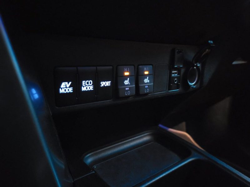 TOYOTA RAV4 184CH HYBRIDE 2WD CVT BLACK EDITION