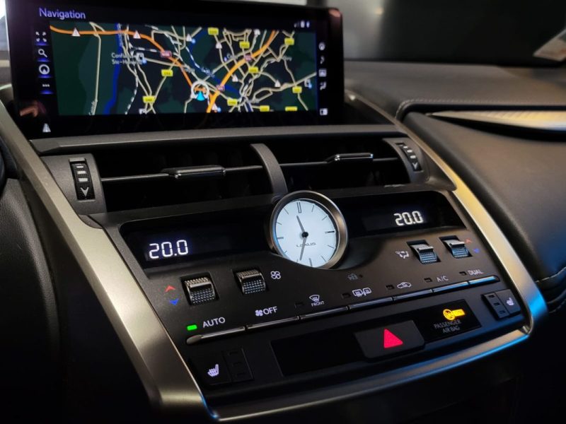 LEXUS NX300H 2.5 300h F Sport AWD 4x4  / TOIT PANORAMIQUE / ATTELAGE / SUIVI Lexus