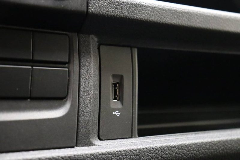 Volkswagen Transporter 2.0l 102ch / GARANTIE 12 MOIS / SIEGES CHAUFFANTS / IDEAL AMENAGEMENT 