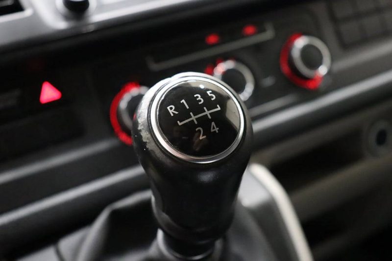 Volkswagen Transporter 2.0l 102ch / GARANTIE 12 MOIS / SIEGES CHAUFFANTS / IDEAL AMENAGEMENT 