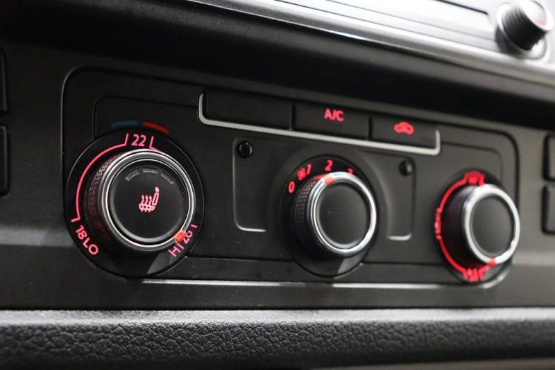 Volkswagen Transporter 2.0l 102ch / GARANTIE 12 MOIS / SIEGES CHAUFFANTS / IDEAL AMENAGEMENT 