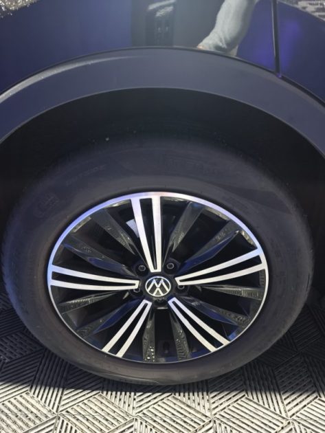 VOLKSWAGEN VW TIGUAN 2.0 TDI 150CV FINITION ELEGANCE - BOITE AUTOMATIQUE DSG7 - FAIBLE KILOMETRAGE  2.0 TDI 150CH R-LINE EXCLUSIVE DSG7 2023