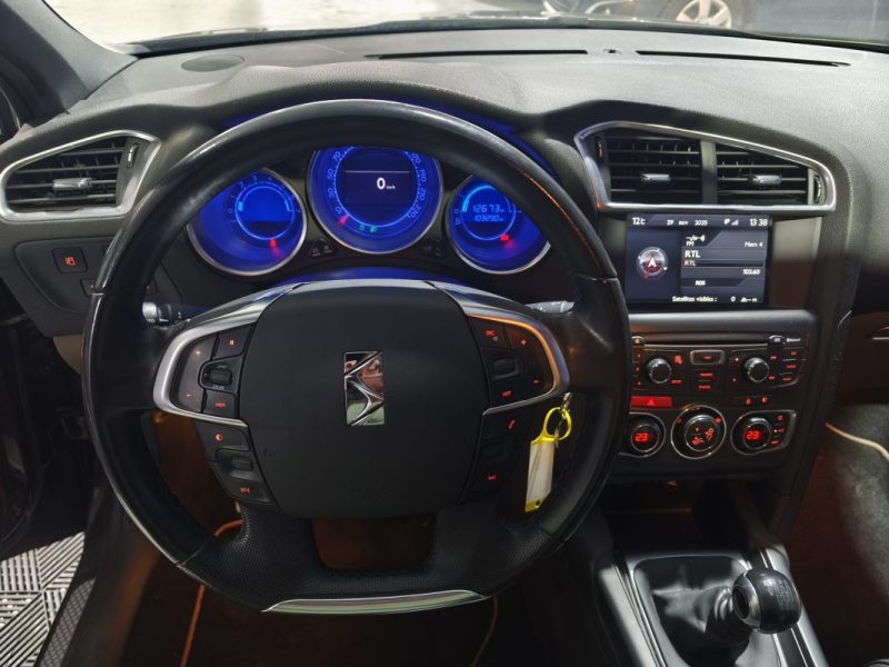 CITROEN CITROEN DS4 1.6 THP 200CV - FINITION SPORT CHIC - FAIBLE KILOMETRAGE  1.6 THP 200CH SPORT CHIC 2012