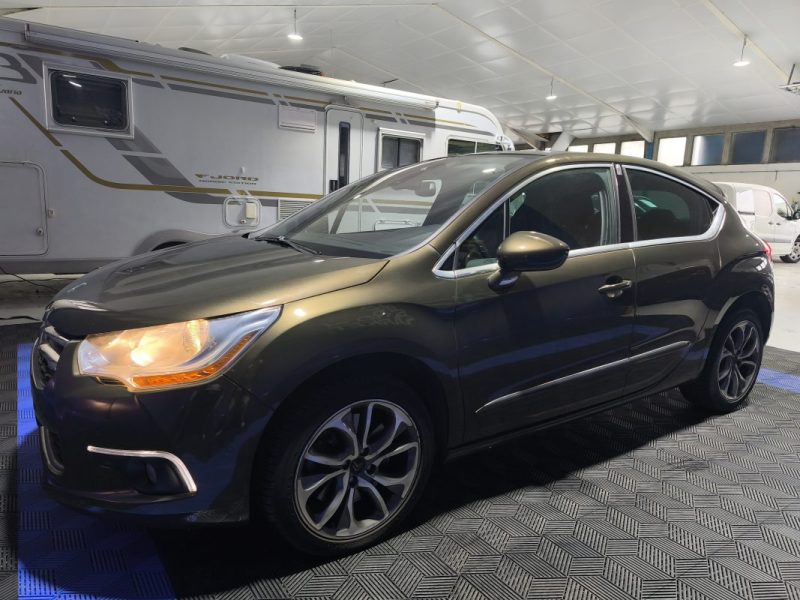 CITROEN CITROEN DS4 1.6 THP 200CV - FINITION SPORT CHIC - FAIBLE KILOMETRAGE  1.6 THP 200CH SPORT CHIC 2012