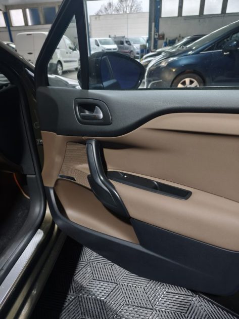 CITROEN CITROEN DS4 1.6 THP 200CV - FINITION SPORT CHIC - FAIBLE KILOMETRAGE  1.6 THP 200CH SPORT CHIC 2012