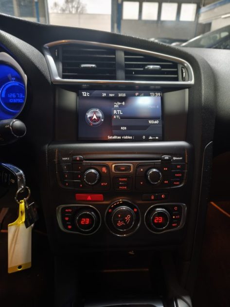 CITROEN CITROEN DS4 1.6 THP 200CV - FINITION SPORT CHIC - FAIBLE KILOMETRAGE  1.6 THP 200CH SPORT CHIC 2012