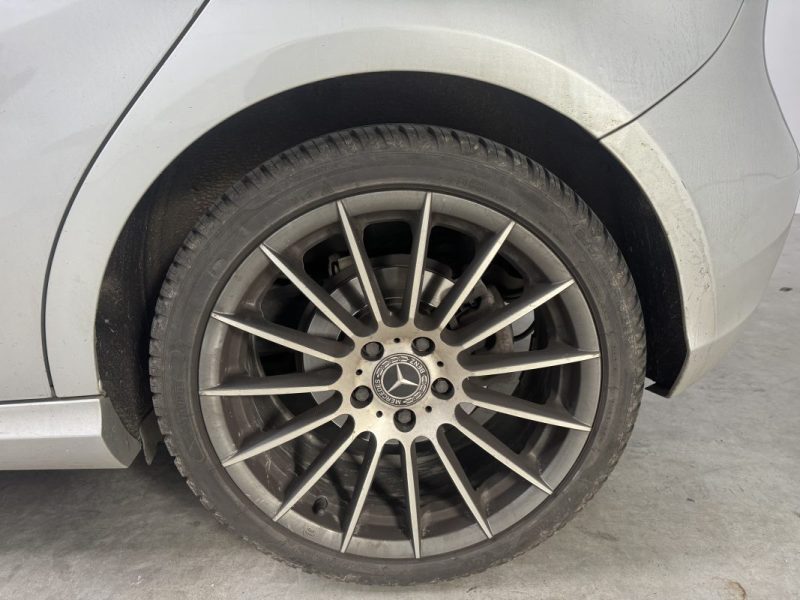 MERCEDES CLASSE A 180 BVA 7-G DCT A Pack INTUITION - Jantes AMG - GARANTIE 12 MOIS 
