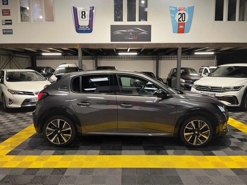 MAGNIFIQUE PEUGEOT 208 GT 1.2 100CH (1ÈRE MAIN, APPLE CARPLAY, CAMÉRA DE RECUL, BLUETOOTH)⭐️⭐️⭐️⭐️⭐️