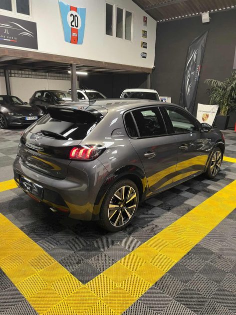 MAGNIFIQUE PEUGEOT 208 GT 1.2 100CH (1ÈRE MAIN, APPLE CARPLAY, CAMÉRA DE RECUL, BLUETOOTH)⭐️⭐️⭐️⭐️⭐️