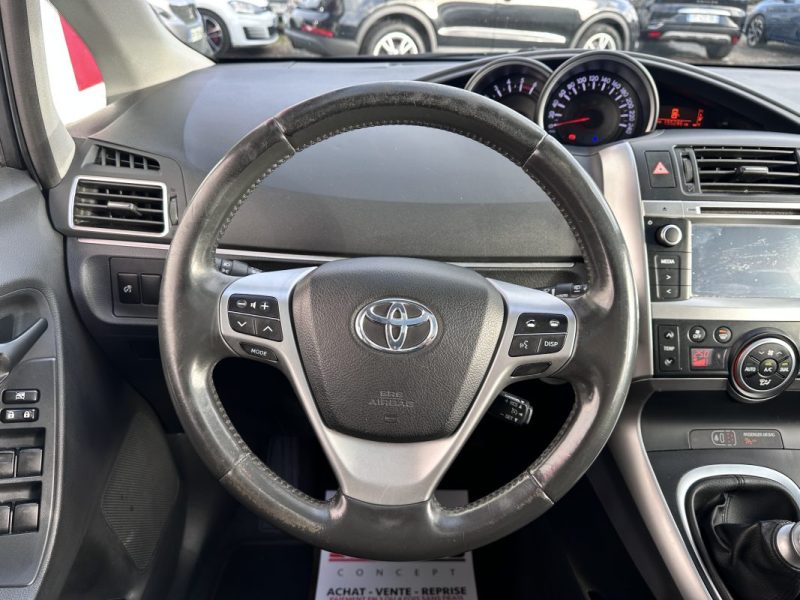 TOYOTA VERSO 112 D-4D BUSINESS 7 PLACES