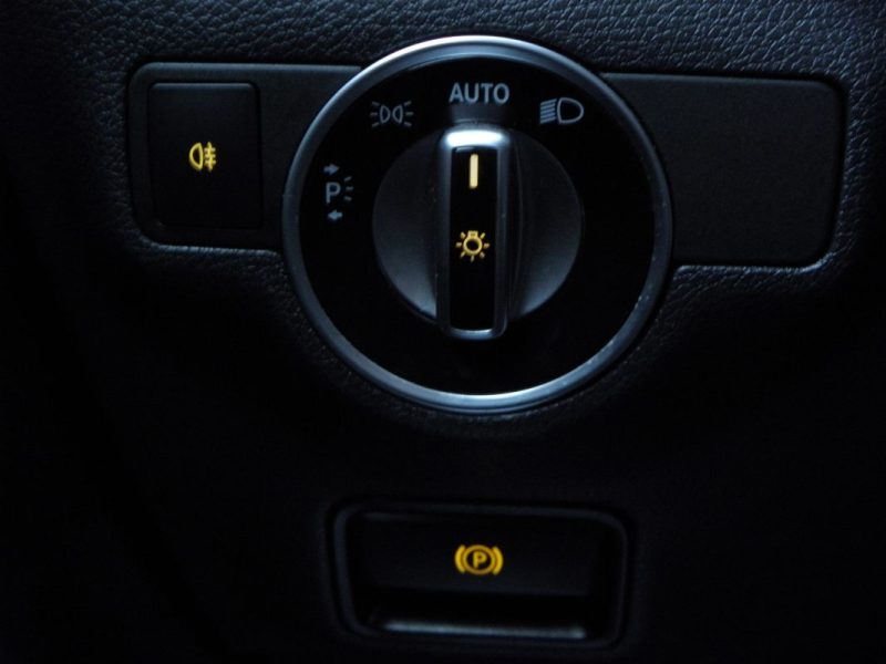 MERCEDES CLA SHOOTING BREAK 200 D 136 CH AMG LINE 2018