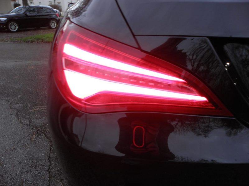 MERCEDES CLA SHOOTING BREAK 200 D 136 CH AMG LINE 2018