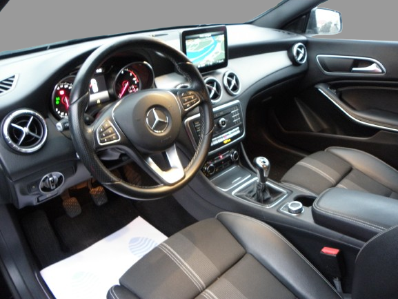 MERCEDES CLA SHOOTING BREAK 200 D 136 CH AMG LINE 2018