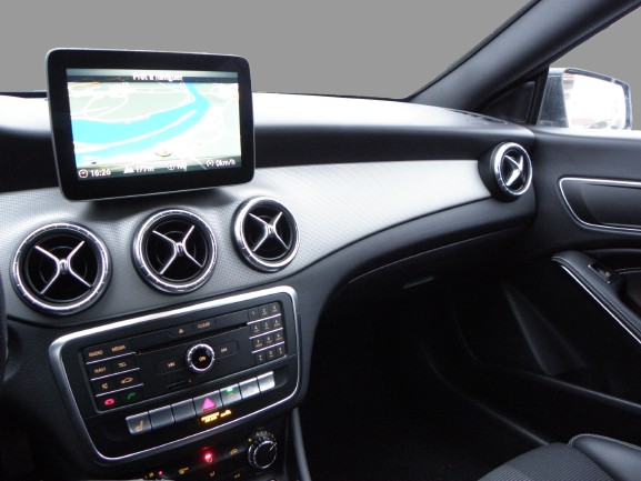 MERCEDES CLA SHOOTING BREAK 200 D 136 CH AMG LINE 2018