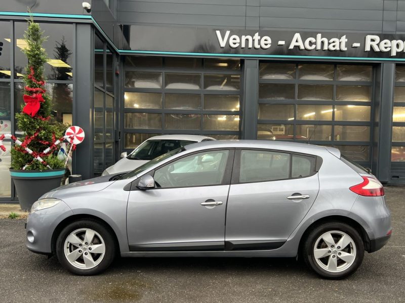 RENAULT MEGANE 3 III 2.0 16V 140 Cv BOITE AUTOMATIQUE 5 PORTES - GARANTIE 1 AN