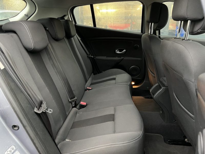 RENAULT MEGANE 3 III 2.0 16V 140 Cv BOITE AUTOMATIQUE 5 PORTES - GARANTIE 1 AN