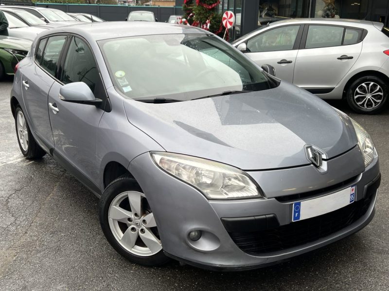 RENAULT MEGANE 3 III 2.0 16V 140 Cv BOITE AUTOMATIQUE 5 PORTES - GARANTIE 1 AN