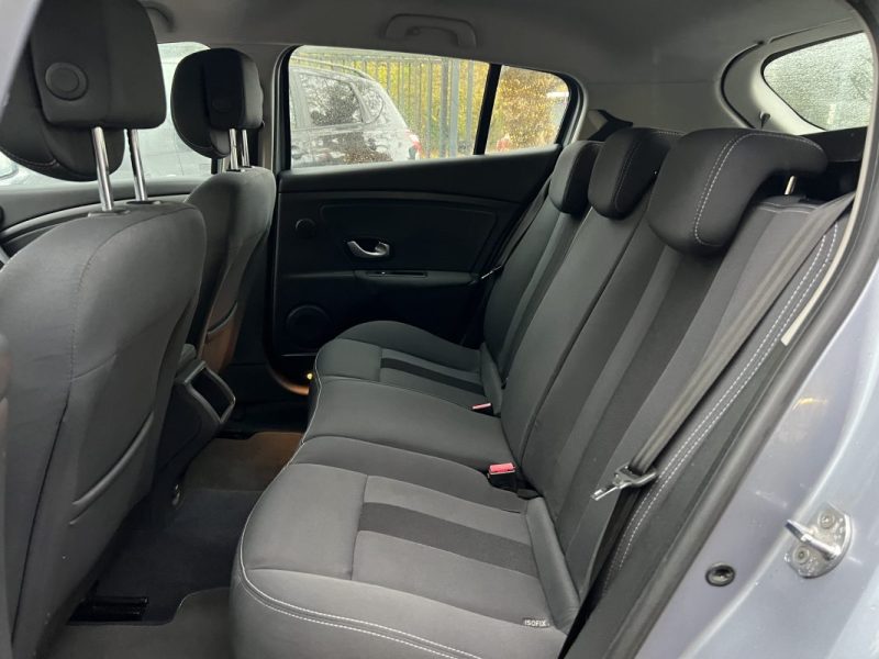 RENAULT MEGANE 3 III 2.0 16V 140 Cv BOITE AUTOMATIQUE 5 PORTES - GARANTIE 1 AN