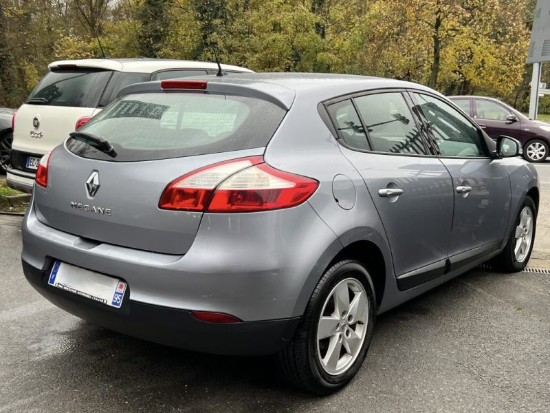 RENAULT MEGANE 3 III 2.0 16V 140 Cv BOITE AUTOMATIQUE 5 PORTES - GARANTIE 1 AN
