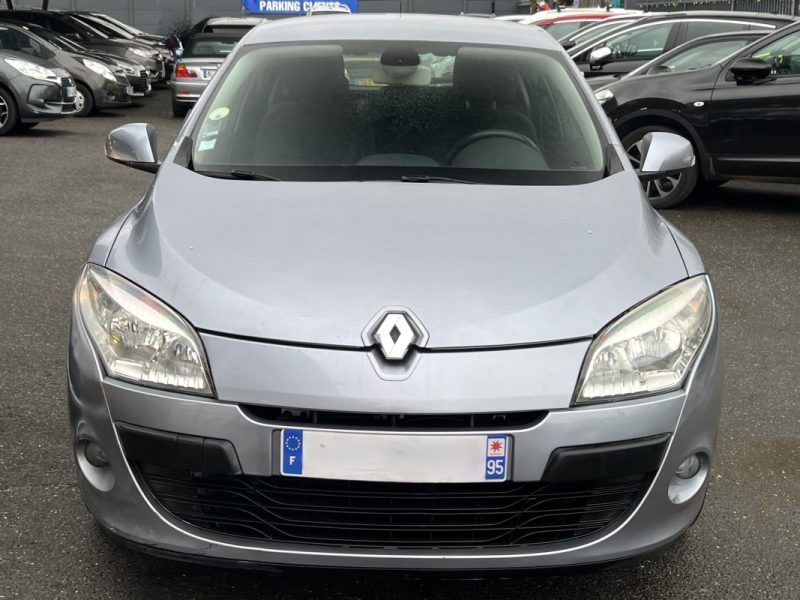 RENAULT MEGANE 3 III 2.0 16V 140 Cv BOITE AUTOMATIQUE 5 PORTES - GARANTIE 1 AN