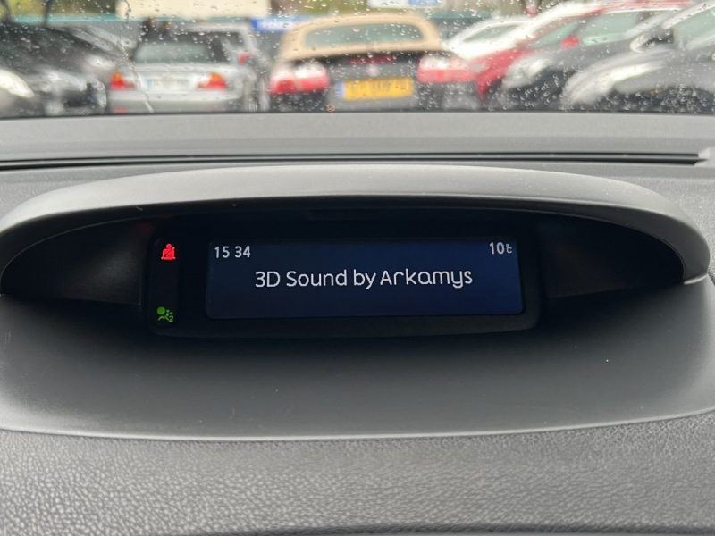 RENAULT MEGANE 3 III 2.0 16V 140 Cv BOITE AUTOMATIQUE 5 PORTES - GARANTIE 1 AN