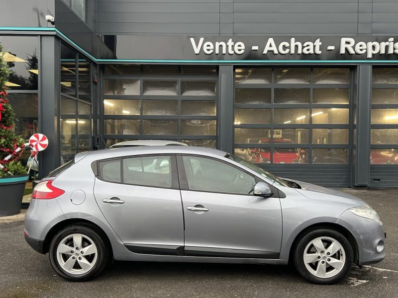 RENAULT MEGANE 3 III 2.0 16V 140 Cv BOITE AUTOMATIQUE 5 PORTES - GARANTIE 1 AN
