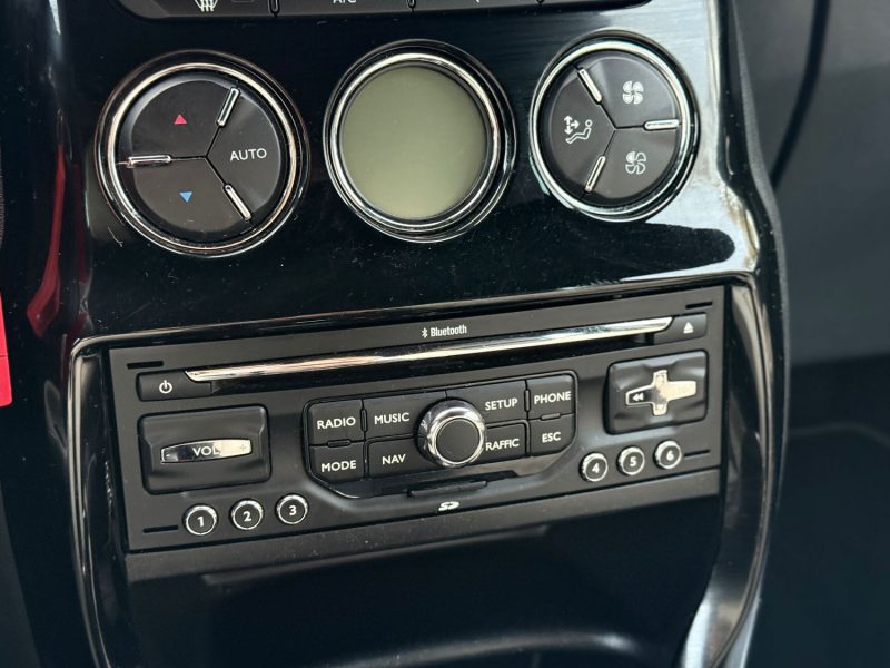 CITROEN DS3 1.6 VTI 120 SO CHIC - Boite Auto / Radar AV / AR - Révisée & Garantie 6 mois. 