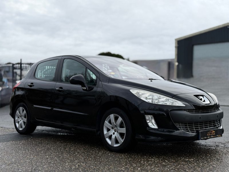 PEUGEOT 308 1.6 VTI 120CH CONFORT PACK - Radar AV / AR - Toit Pano / Révisée & Garantie 6 mois. 