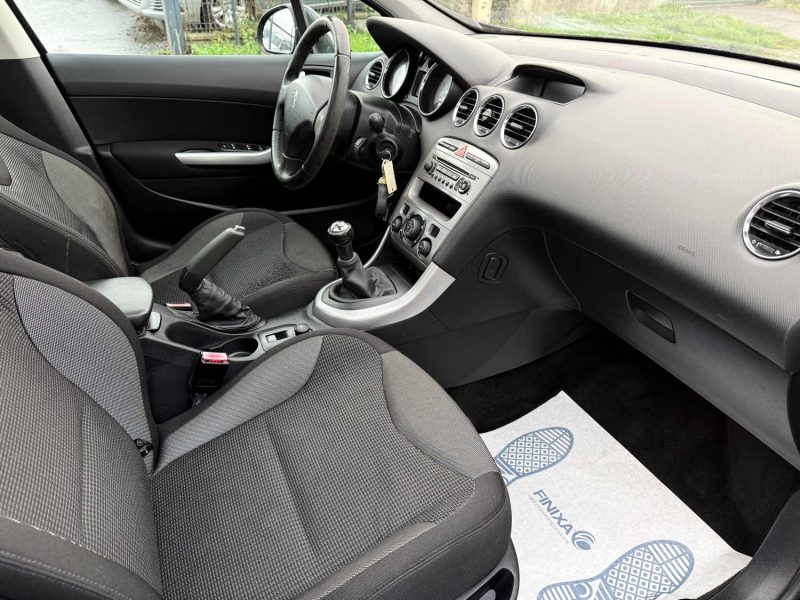 PEUGEOT 308 1.6 VTI 120CH CONFORT PACK - Radar AV / AR - Toit Pano / Révisée & Garantie 6 mois. 