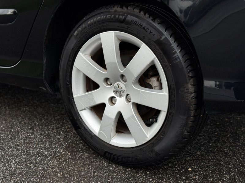 PEUGEOT 308 1.6 VTI 120CH CONFORT PACK - Radar AV / AR - Toit Pano / Révisée & Garantie 6 mois. 