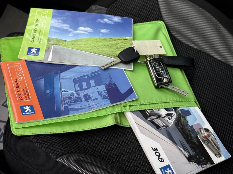 PEUGEOT 308 1.6 VTI 120CH CONFORT PACK - Radar AV / AR - Toit Pano / Révisée & Garantie 6 mois. 