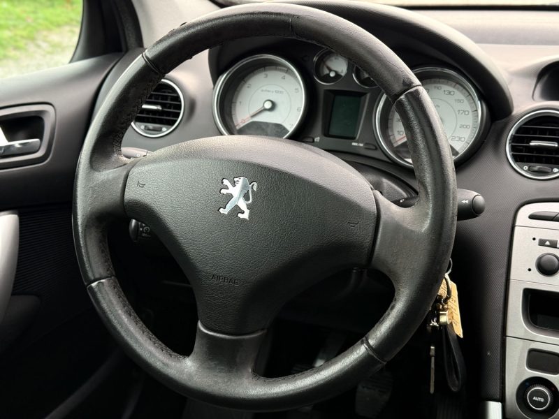 PEUGEOT 308 1.6 VTI 120CH CONFORT PACK - Radar AV / AR - Toit Pano / Révisée & Garantie 6 mois. 