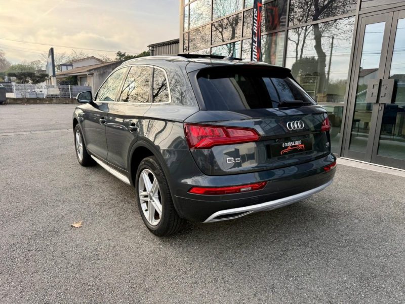 AUDI Q5 2.0 TDI 163CH S-LINE EXECUTIVE QUATTRO  Toit Ouvrant