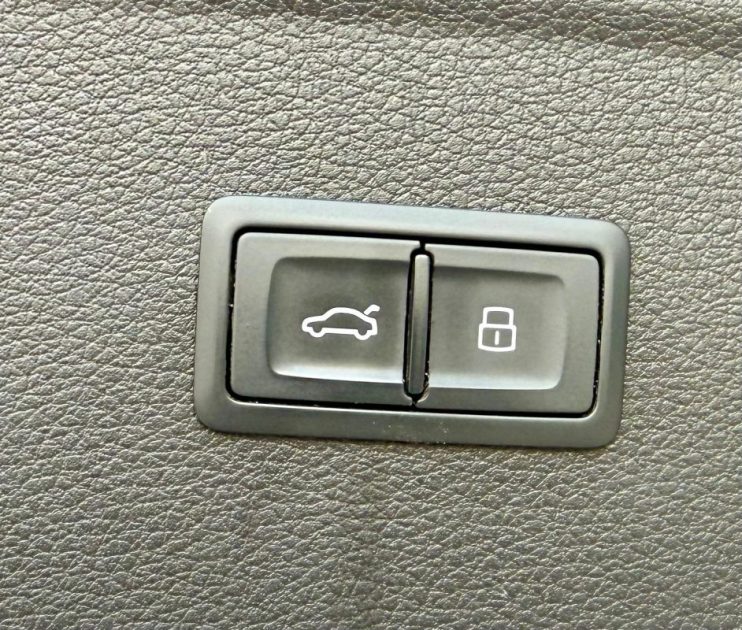 AUDI Q5 2.0 TDI 163CH S-LINE EXECUTIVE QUATTRO  Toit Ouvrant