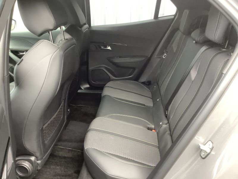 Peugeot 2008 PureTech 130 S&S EAT8 GT