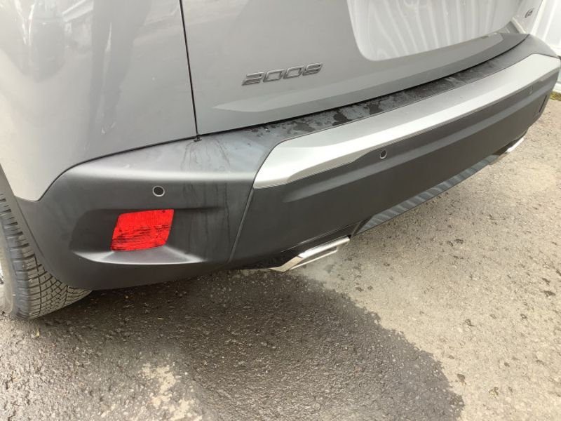 Peugeot 2008 PureTech 130 S&S EAT8 GT