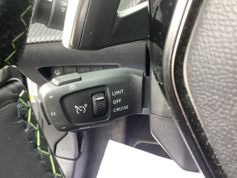 Peugeot 2008 PureTech 130 S&S EAT8 GT