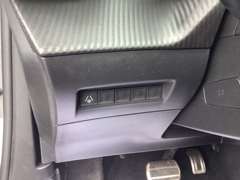 Peugeot 2008 PureTech 130 S&S EAT8 GT