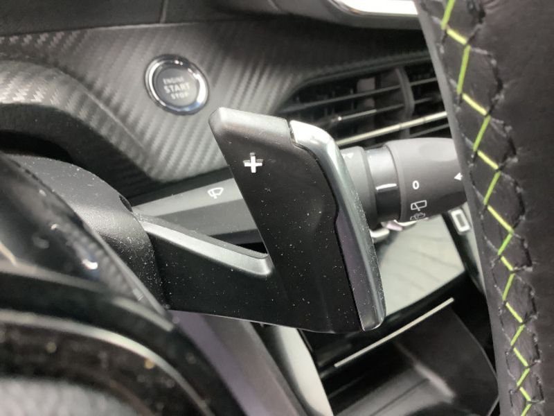 Peugeot 2008 PureTech 130 S&S EAT8 GT