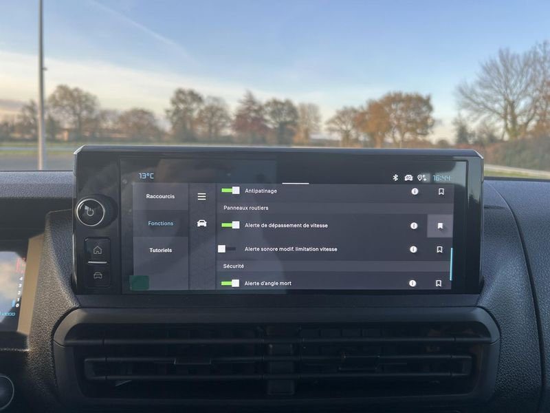 Citroën Jumpy M CabAppro 2.2 D 180 EAT8 5pl PackPremiumConnect JA17 Pack Look Camera