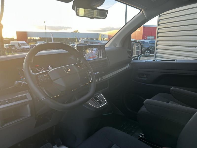 Citroën Jumpy M CabAppro 2.2 D 180 EAT8 5pl PackPremiumConnect JA17 Pack Look Camera