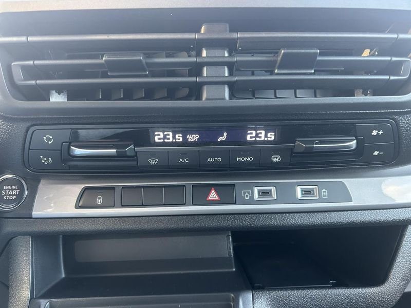 Citroën Jumpy M CabAppro 2.2 D 180 EAT8 5pl PackPremiumConnect JA17 Pack Look Camera