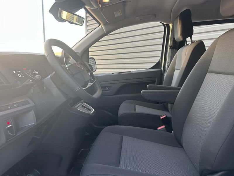 Citroën Jumpy M CabAppro 2.2 D 180 EAT8 5pl PackPremiumConnect JA17 Pack Look Camera