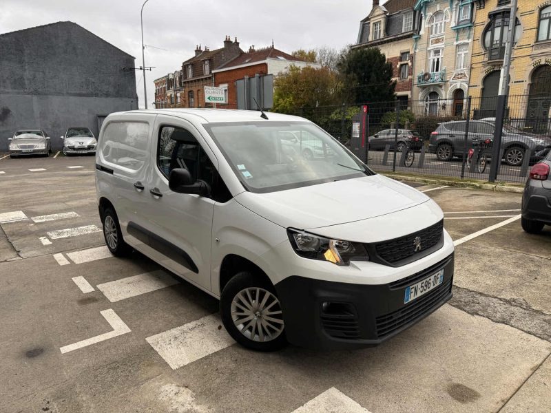 PEUGEOT PARTNER STANDARD 1000KG BLUEHDI 75cv PREMIUM - 3 PLACES - 69.000kms - TVA RECUPERABLE