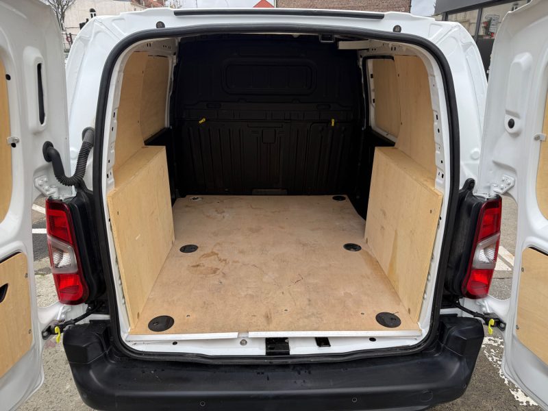 PEUGEOT PARTNER STANDARD 1000KG BLUEHDI 75cv PREMIUM - 3 PLACES - 69.000kms - TVA RECUPERABLE